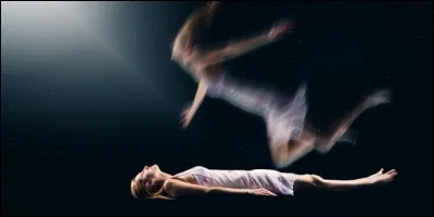 Il y a plusieurs techniques, plusieurs façons de faire au cours du temps pour les soins. Pour en revenir en France, de nos jours, à quoi sont assimilés les déchets issus d'un soin de thanatopraxie ?