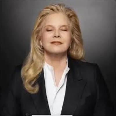 Elle a chanté "La plus belle pour aller danser", "Comme un garçon", "Qu'est-ce qui fait pleurer les blondes ?" : elle se prénomme ...