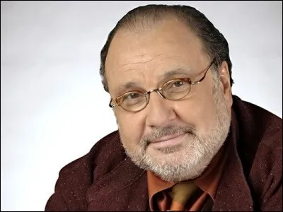 Réalisateur de documentaires notamment sur la vie politique, de fictions pour la télévision, c'est ... Moati.