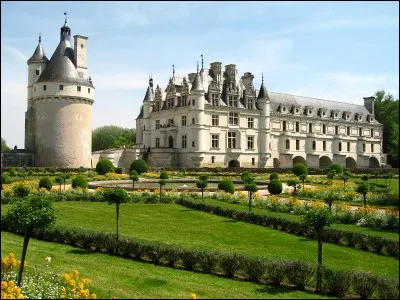 De quelle époque date le château de Talcy ?