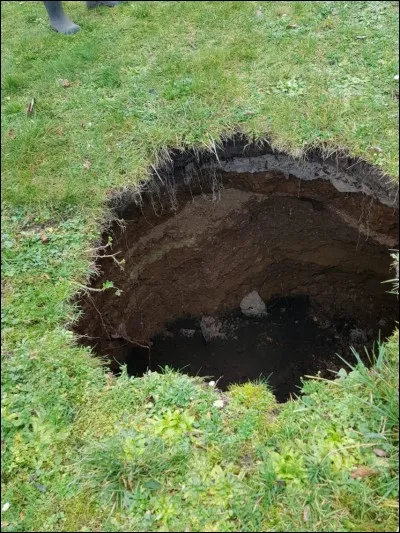 En quel matériau s'est formé le gouffre de Padirac ?