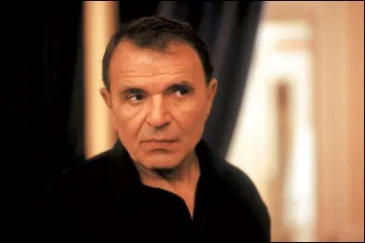 Il était le commissaire dans "Le Cri du hibou" de Claude Chabrol et on l'a vu dans "Vivement dimanche !" et dans "La Guerre des polices" : c'est ...