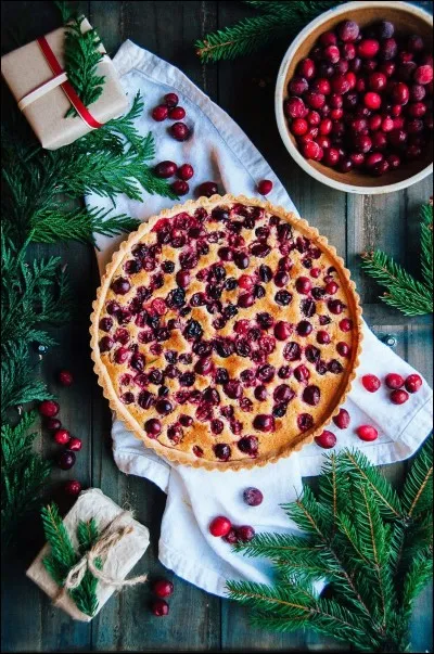 Quentin mange un tiers d'une tarte, alors que Oscar mange la moiti&eacute; de la m&ecirc;me tarte. Que reste-il de la tarte ?