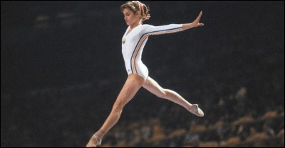 Sport : Gymnastique artistiquePays : Roumanie / USAPalmarès : 5 titres olympiques - 2 fois championne du monde - 9 fois championne d'EuropePériode de domination : 6 ans (1975 - 1981)