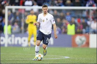 Contre quelle &eacute;quipe, Cl&eacute;ment Lenglet a-t-il inscrit son premier but en &eacute;quipe de France ?