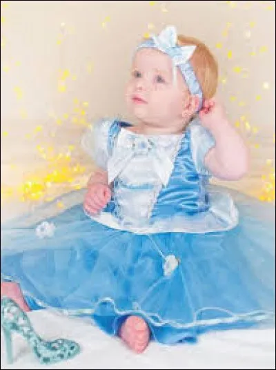 En espérant qu'elle ne perdra pas sa pantoufle de vair, en quelle princesse Disney ce bébé s'est-il déguisé ?