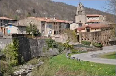 Nos sommes au pied du col de Girabal, à Montferrier. Commune Ariégeoise, elle se situe dans l'ancienne région ...