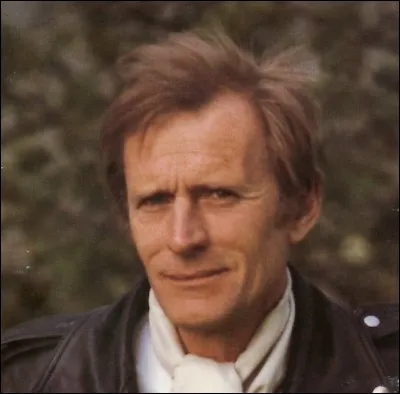 Complétez les paroles de cette chanson de Nino Ferrer nommée "Mirza" : "Où est donc passé ce chien ?
Je le cherche partout
Où est donc passé ce chien ?
Il va me rendre ...".