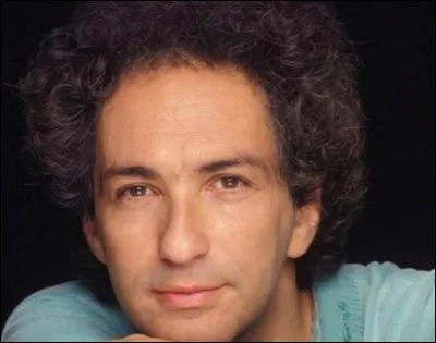 Complétez les paroles de cette chanson de Michel Berger nommée "Seras-tu là" : "Pourras-tu suivre là ou je vais ?
Sauras-tu vivre le plus mauvais ?
La solitude, le temps qui passe
Et l'habitude, regarde-les
Nos ..., dis-moi que oui
Dis-moi que oui".