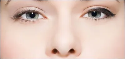 Clinique est la première marque de maquillage à avoir été créée par des dermatologues.