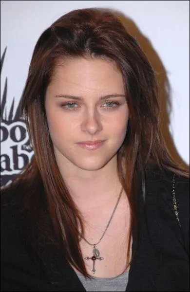 Quel personnage incarne  Kristen Stewart  dans twilight ?