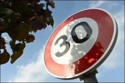 Lequel de ces youtubeurs a sorti une vidéo intitulée "La crise des 30 ans" en 2017 ?