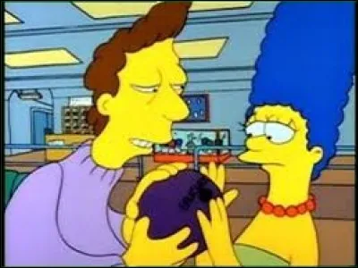 Dans "Marge perd la boule", comment s'appelle celui qui lui apprend à faire du bowling ?