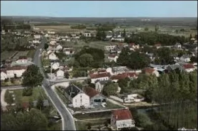 Nous sommes dans le Centre-Val-de-Loire, à Gièvres. Ville de l'arrondissement de Romorantin-Lanthenay, elle se situe dans le département ...