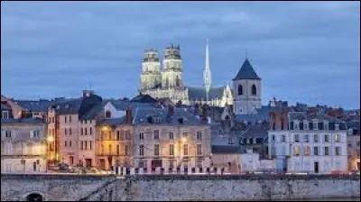 Orléans, ville des Pays-de-la-Loire, préfecture du département 35.