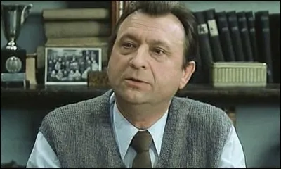 Cet acteur, au phrasé reconnaissable, qui a joué dans "Les Noces rouges" de Claude Chabrol et dans "Section spéciale" de Costa-Gavras, c'est ...