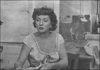 Elle était Gina, la femme fatale de "la Belle Équipe" on l'a vue ensuite dans "Naples au baiser de feu", "l'Étrange Monsieur Victor", "la Maison du Maltais" : c'est ...