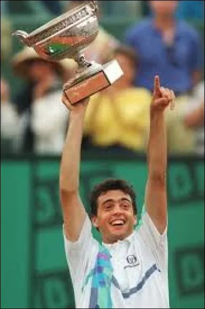 Combien de fois, Sergi Brugera a-t-il remporté le tournoi de tennis de Roland-Garros ?