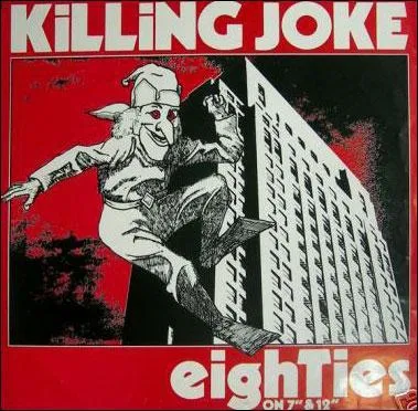Des jeunes dansent sur 'Eighties' de Killing Joke lors d'une soire dans une maison dans: