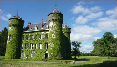 Quelle célébrité a participé à la renommée du Château de la Chèvre d'or, à Èze, en y séjournant ?