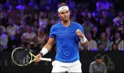 Qui est ce joueur de tennis espagnol ?