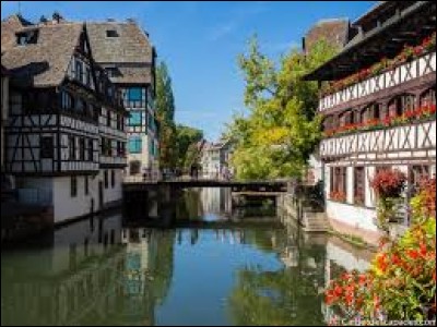Avec quel pays l'Alsace partage-t-elle une frontière ?