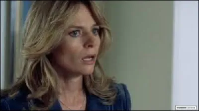 Dans la saison 1, qui Lisa Rix, qui a la garde de L.J ?