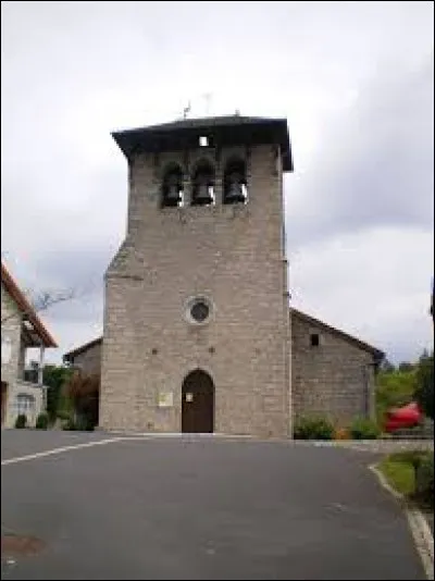 Voici l'église Sainte-Anne, à Cayrols. Commune Cantalienne, elle se situe dans l'ancienne région ...