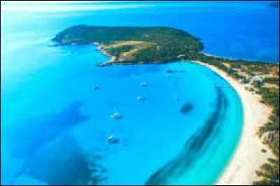 L'île de Corse se trouve dans la mer...