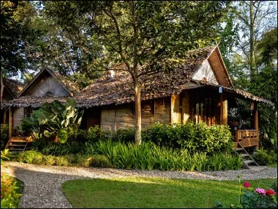 La somme 16 + 27 donne comme nom de département :