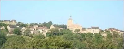 Je vous emmène en Auvergne-Rhône-Alpes, à Peyrusse. Village perché à 950 mètres d'altitude, dans l'arrondissement de Saint-Flour, il se situe dans le département ...