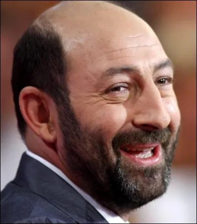 Dans quelle s&eacute;rie joue-t-il actuellement (2019) ?