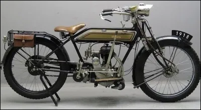 De quelle marque cette moto est-elle ?