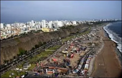 Dakar est la capitale de la Somalie.