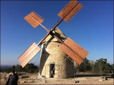 Qui a écrit "Lettres de mon moulin" ?