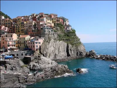 Qui a écrit "Terre des hommes" ?