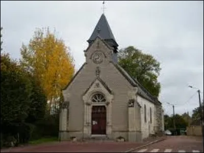 Voici l'église Saint-Pierre de Flers-sur-Noye. Commune des Hauts-de-France, elle se situe dans le département ...
