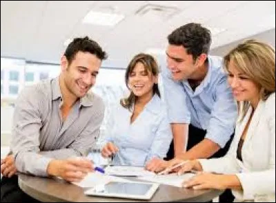 Lætitia et Caroline sont mes deux collègues.