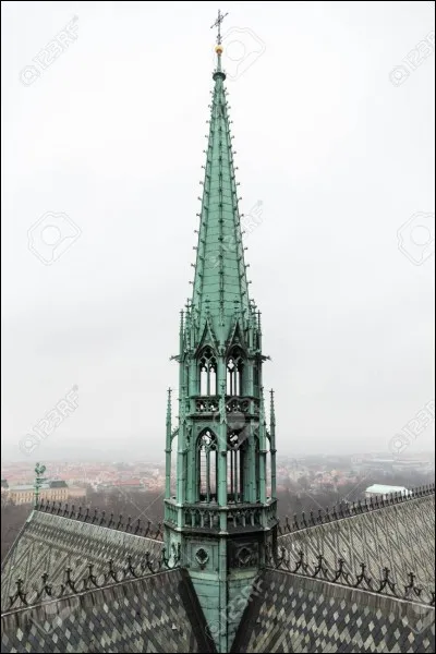 Quelle taille fait la cathédrale ?