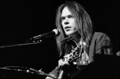 "Heart of Gold" est une chanson interprétée par Neil Young.