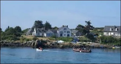 Administrativement, les îles Chausey sont rattachées au département du Calvados.