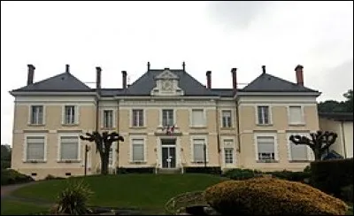 Quel est le numéro du département français de la région Auvergne-Rhône-Alpes où se situe la commune de Reyrieux ?