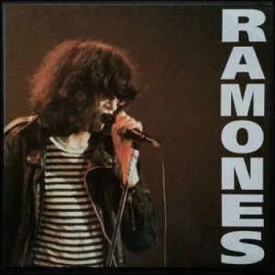 Les Ramones ont repris ''Let's dance''. Quel chanteur a sorti un album portant le même titre en 1983 ?