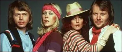 ''Dancing Queen'' du groupe ABBA a connu un regain de succès avec le film ''Priscilla, folle du désert''. Dans quel pays se passe l'épopée des drag queens ?