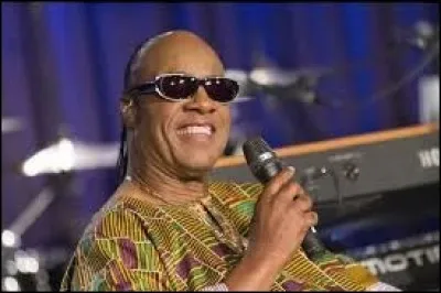 Stevie Wonder a chanté ''Isn't She Lovely? '' pour sa fille prénommée comme la troisième épouse de Mahomet. Quel est ce prénom ?