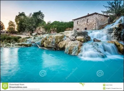 Ax-les-Thermes est une station thermale située...