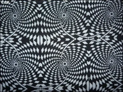 Quelle figure géométrique possède cinq côtés ?