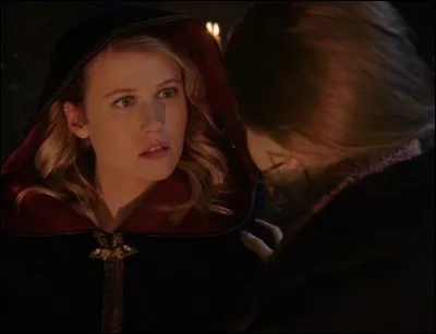 Lorsqu'Alice se fait enlever par Gothel et que Robin vient à sa rescousse, cette dernière lui demande de s'enfuir avec elle. Que répond Alice ?