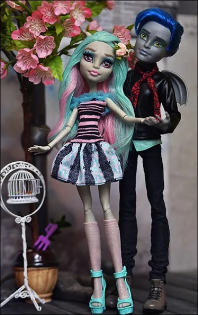 Avec qui Rochelle sort-elle ?