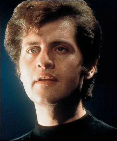 Joe Dassin a chanté ''Il était une fois nous deux''. Qu'est ''Nous deux'' depuis 1947 ?